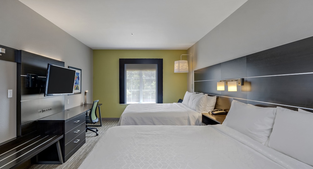 Suite, 1 Bedroom - Photo 2