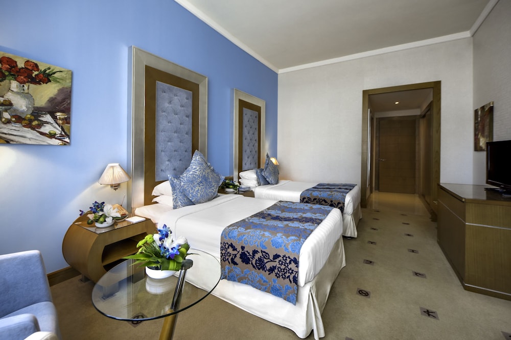 Standard Twin Room, Smoking, City View photo 1