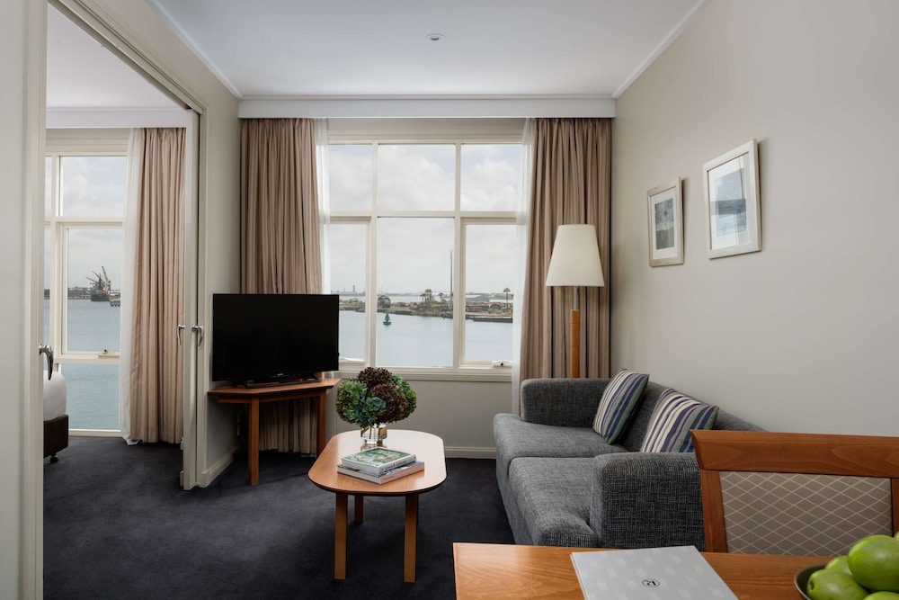 King Spa Harbourside Balcony Suite - Photo 5