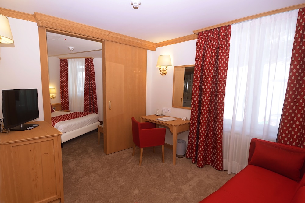 Junior Suite (Deluxe) - Photo 3