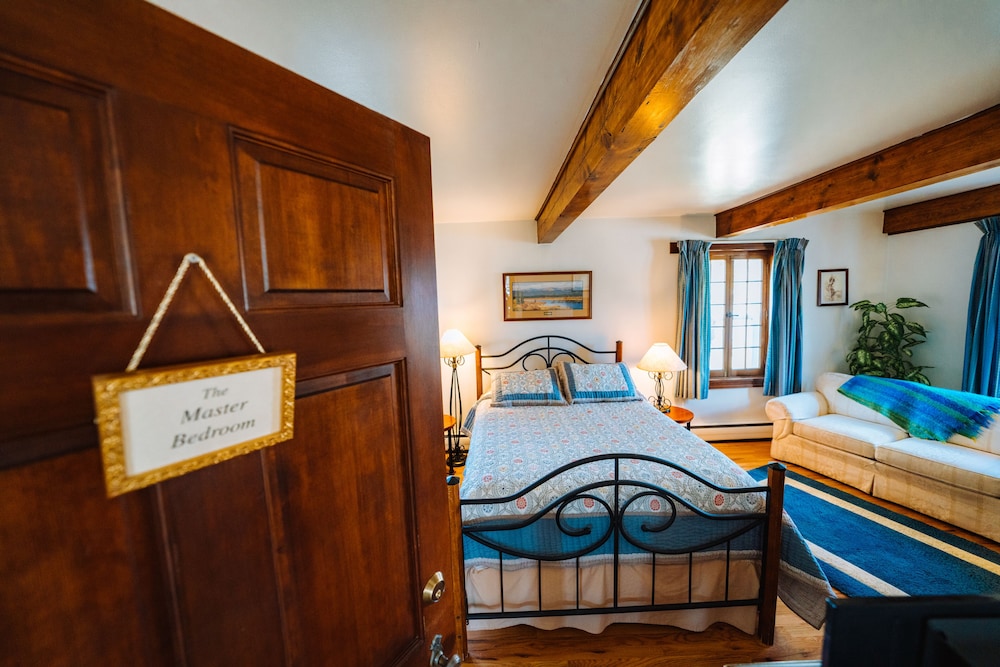 Master Bedroom photo 2