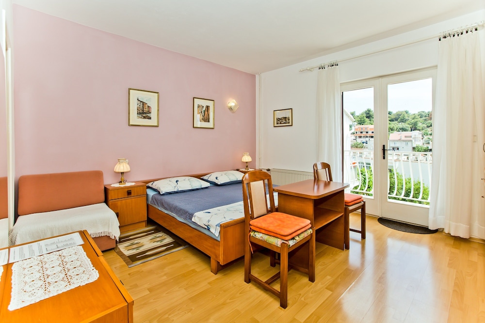 Apartment (5)