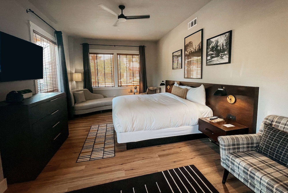 Junior Suite, 1 King Bed, Non Smoking - Photo 2