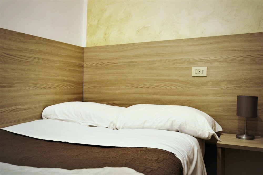 Basic Double Room photo 1