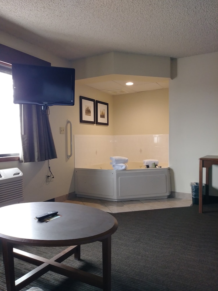 Studio Suite, 1 King Bed, Non Smoking - Photo 2