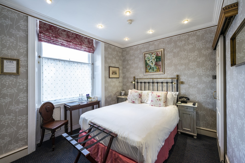 Snug Double Room, Ensuite photo 1