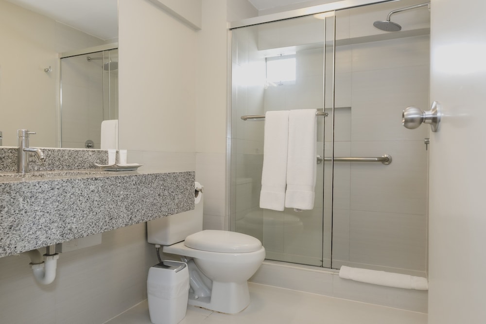 Premium Twin Room - Photo 8