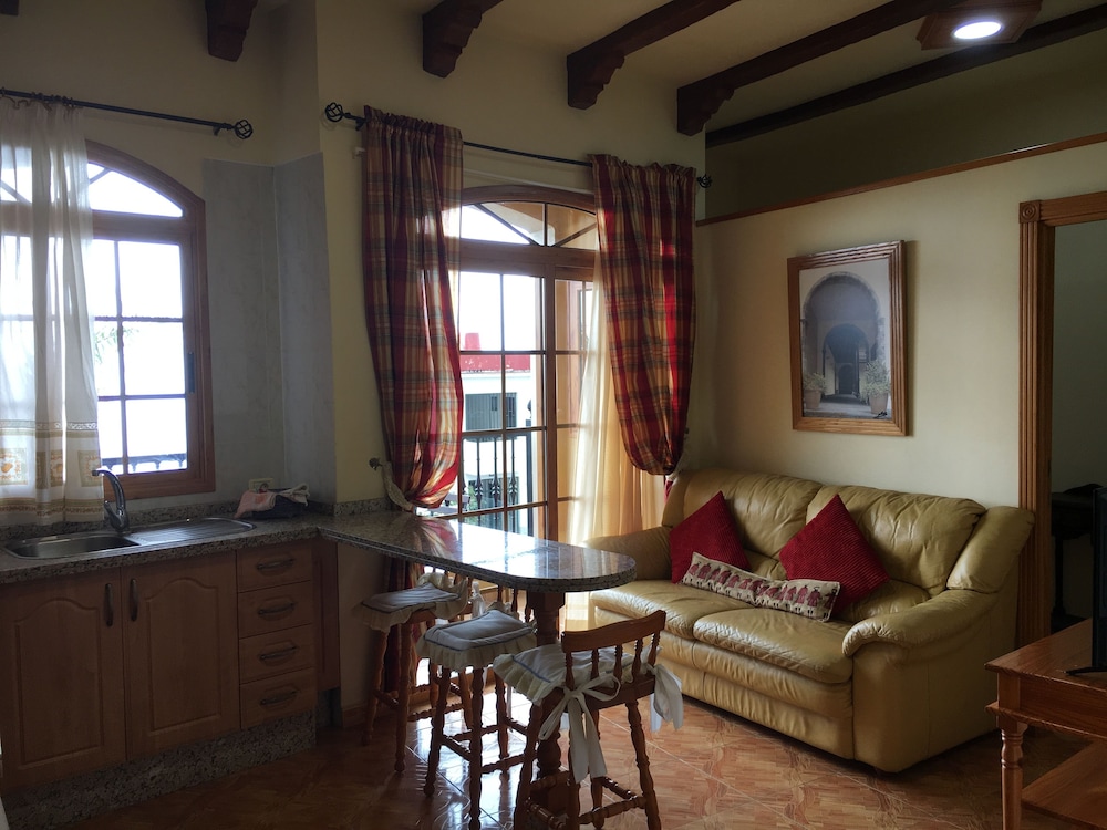 Panoramic Apartment, 1 Bedroom, Balcony, Sea View - Photo 19