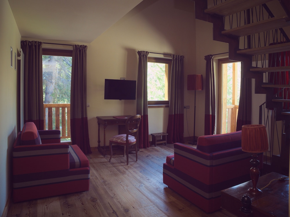 Deluxe Suite (King) photo 3