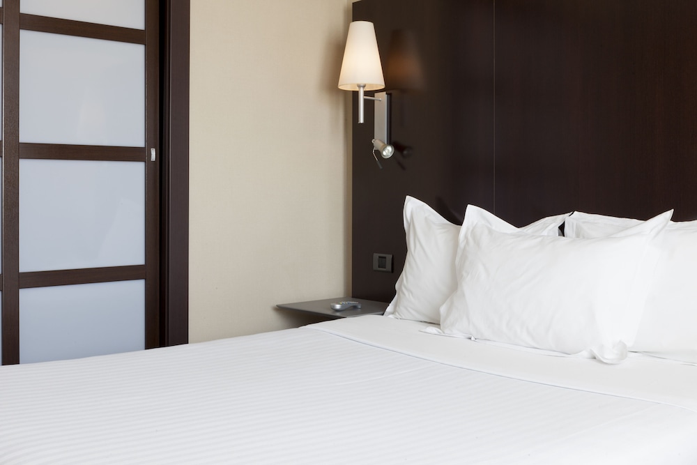 Standard Room, 1 Queen Bed