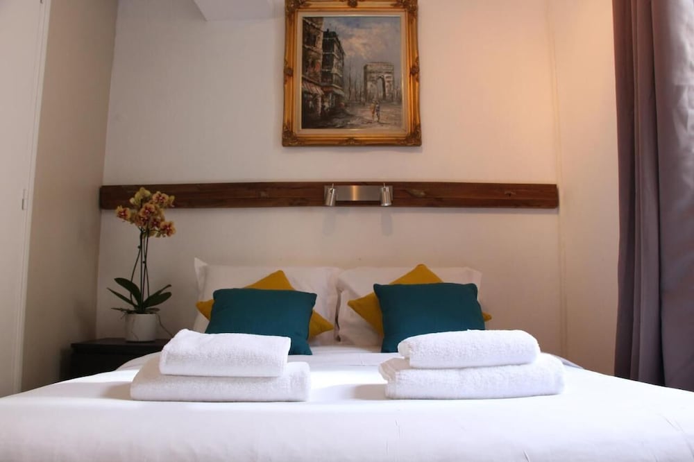 Family Double or Twin Room, City View photo 1