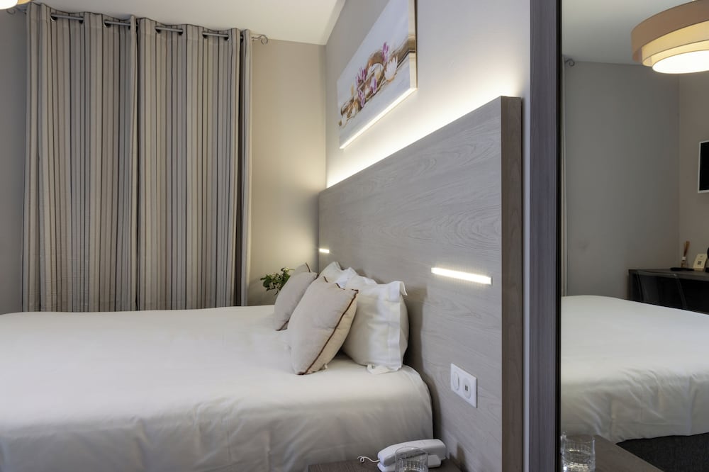 Superior Double Room, Courtyard View - Photo 1