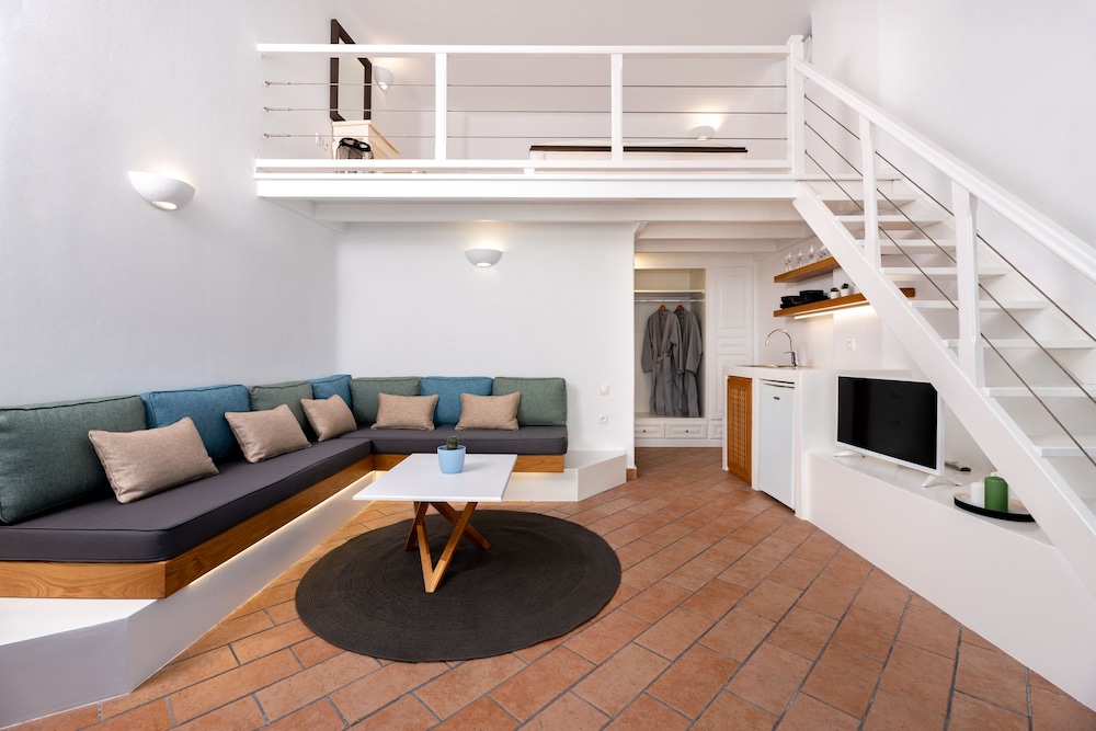 Grand Suite, Pool View