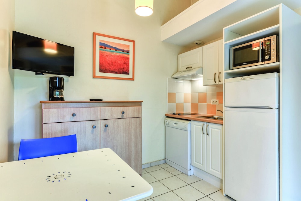 Basic Apartment, 1 Bedroom - Photo 13