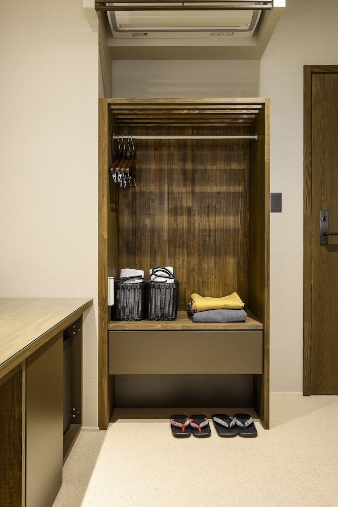 Deluxe Room, Non Smoking - Photo 4