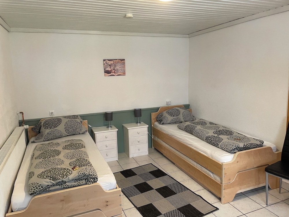 Economy Room, 2 Bedrooms, Ground Floor photo 2