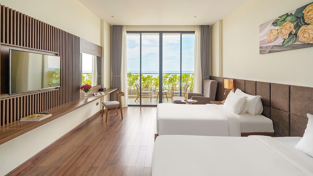Premium Deluxe Twin Ocean View photo 1