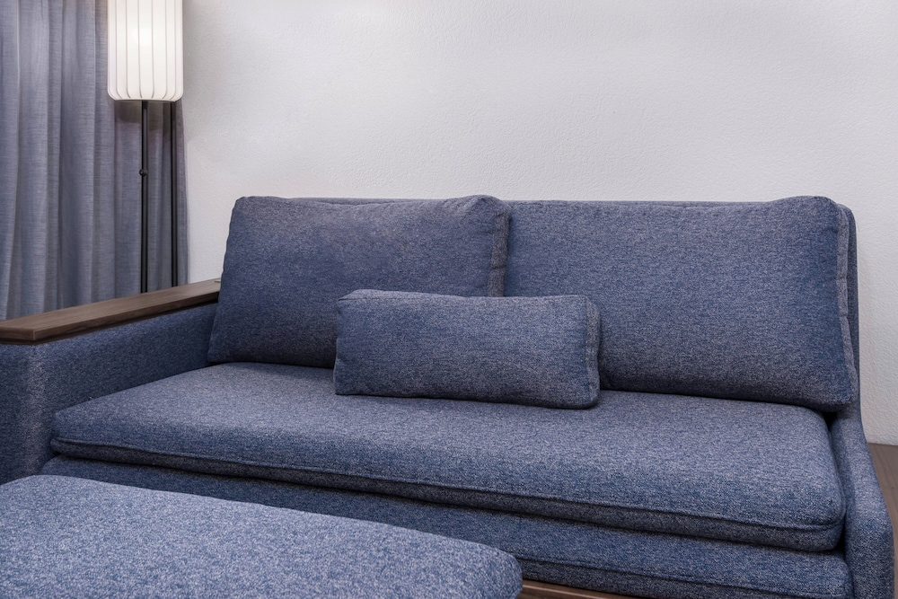 Suite, 1 King Bed with Sofa bed, Corner photo 2