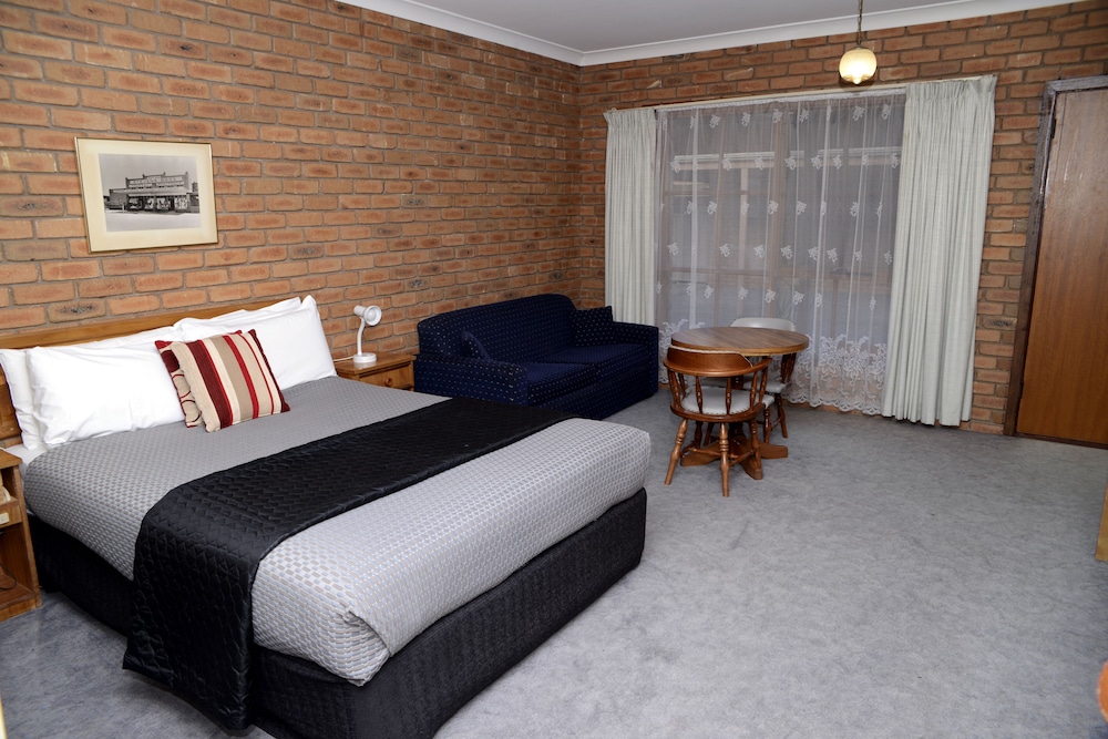 Luxury Double Room, 1 Queen Bed with Sofa bed, Bathtub photo 1