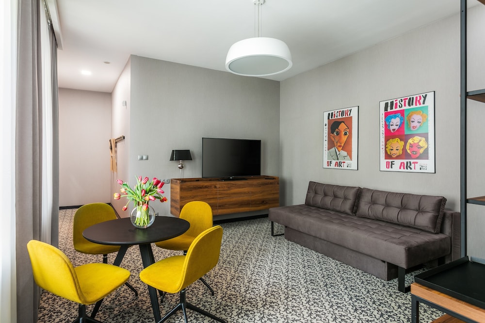 Premium Studio Suite photo 2