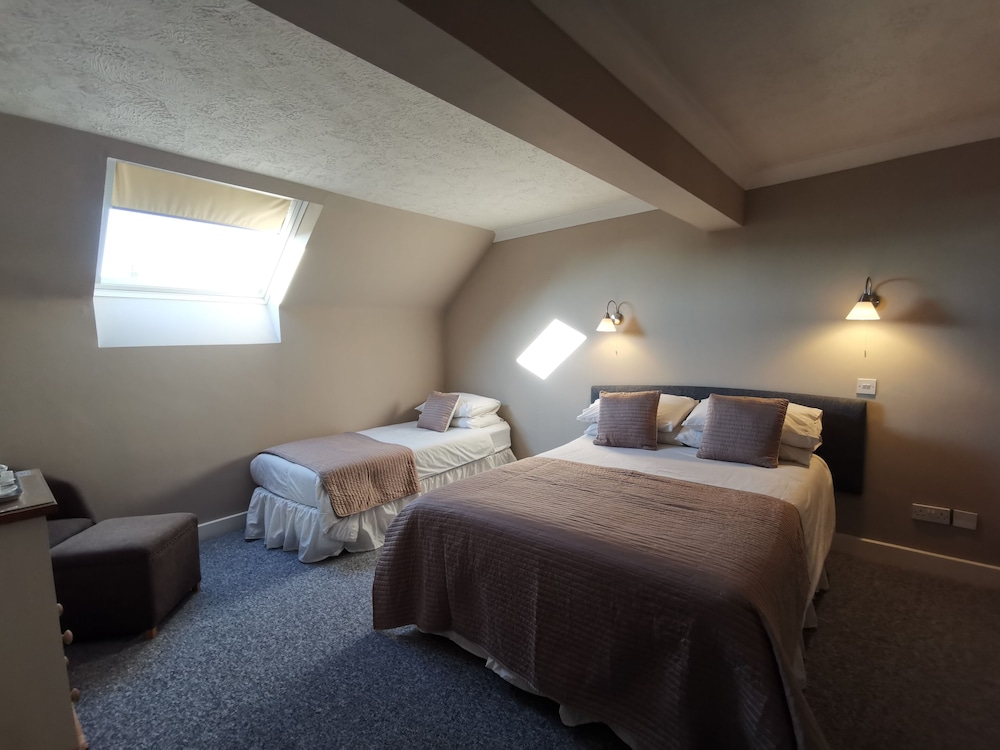 Triple Room, Accessible, Ensuite photo 2