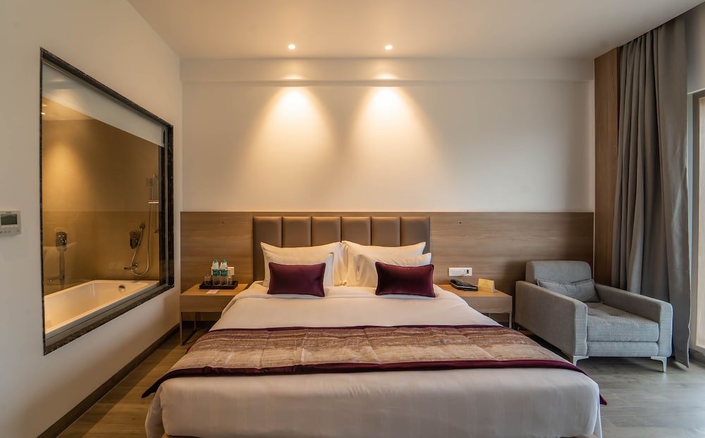 Hazel Suite With Bathtub