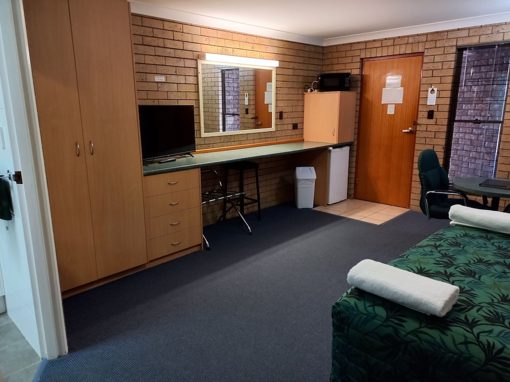 Deluxe Suite, 2 Bedrooms, Ground Floor photo 3