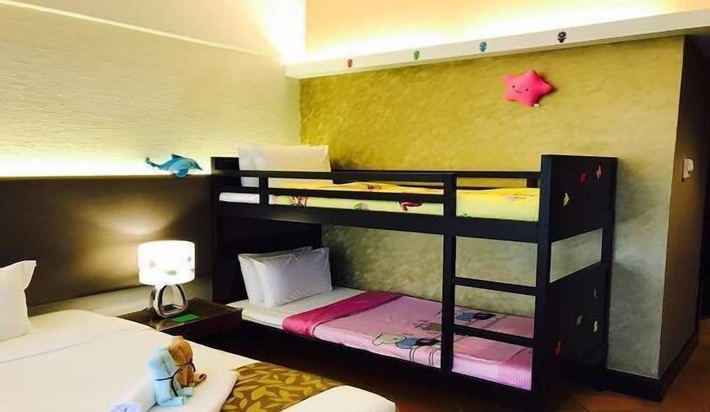 Thistle Family Sea Front (For 2 adults and 2 child) - Photo 6