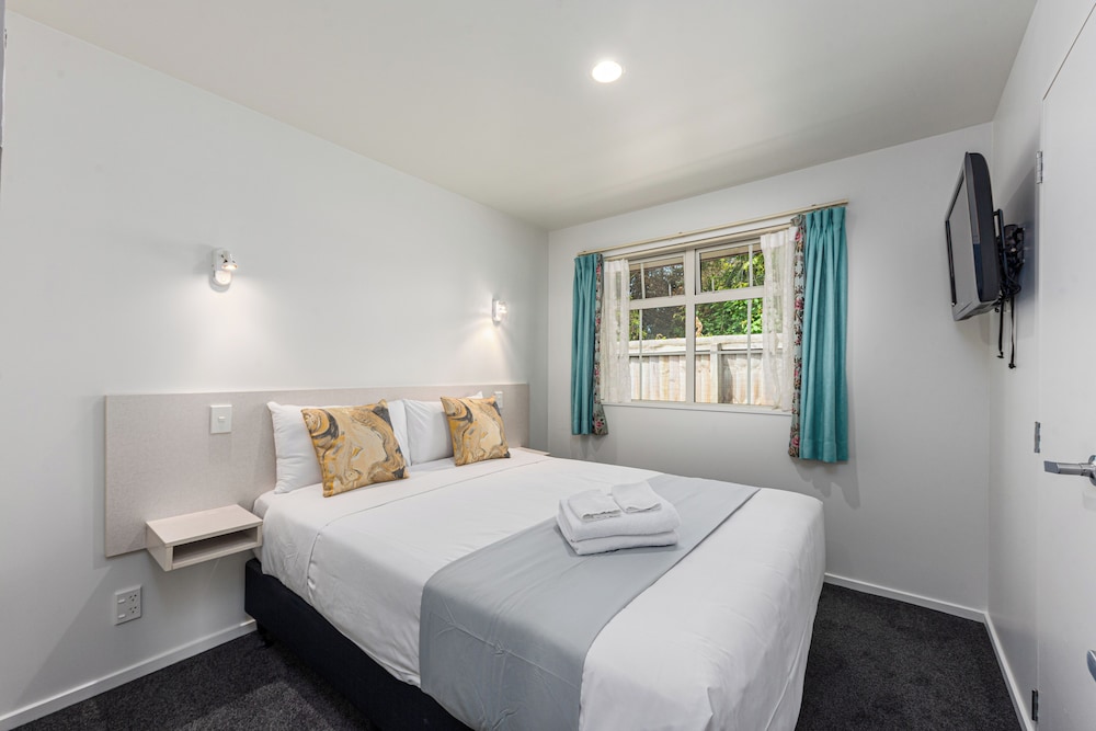 Deluxe Suite, 1 Bedroom, Bathtub photo 1