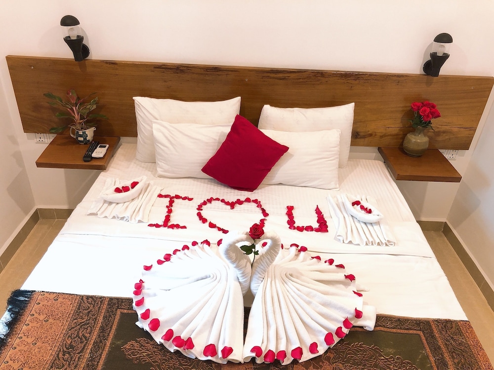 Deluxe Double Room - Photo 8