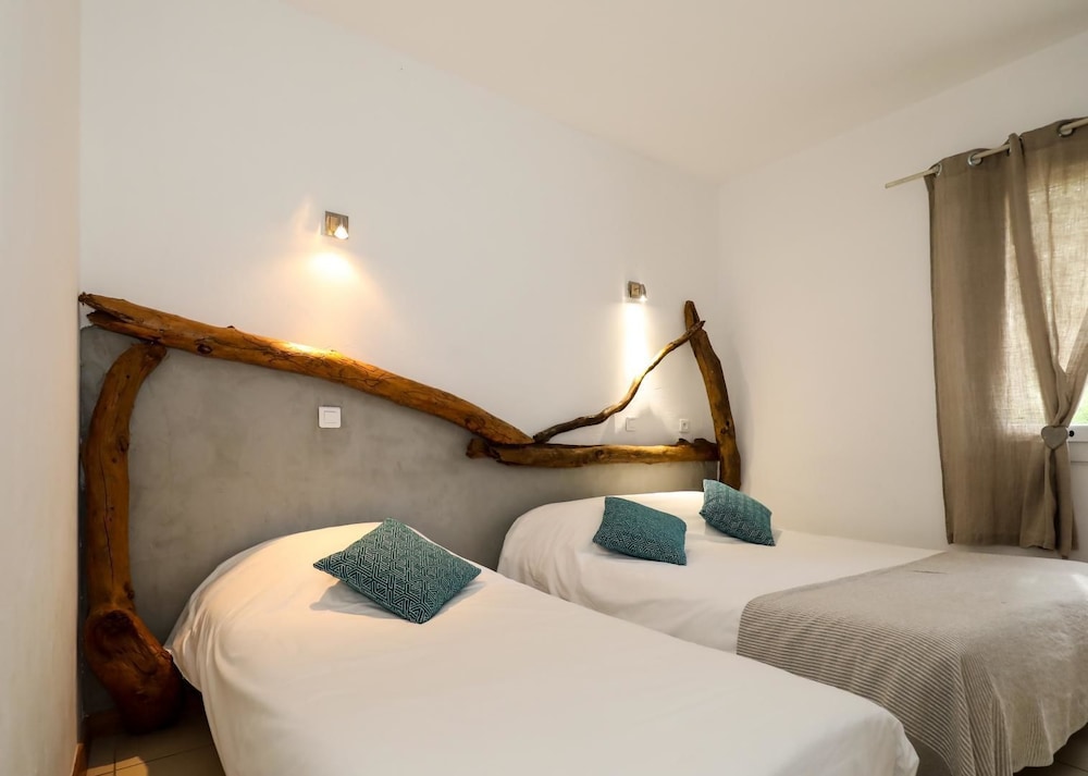 Twin Room - Photo 1