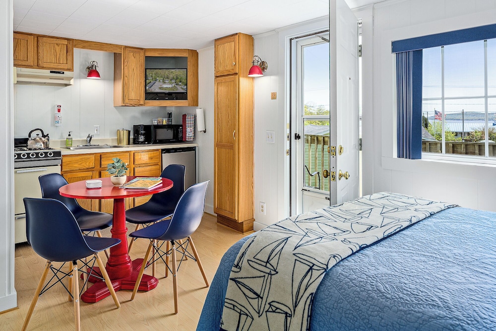 Traditional Cottage, 2 Double Beds, Kitchen photo 2