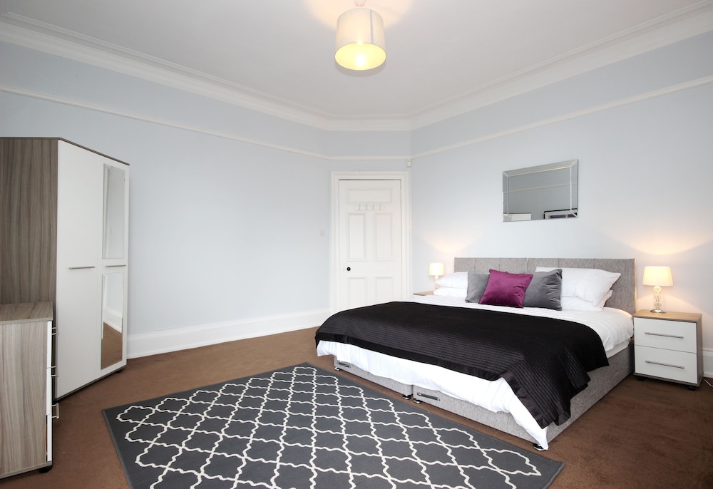 House, 4 Bedrooms photo 3