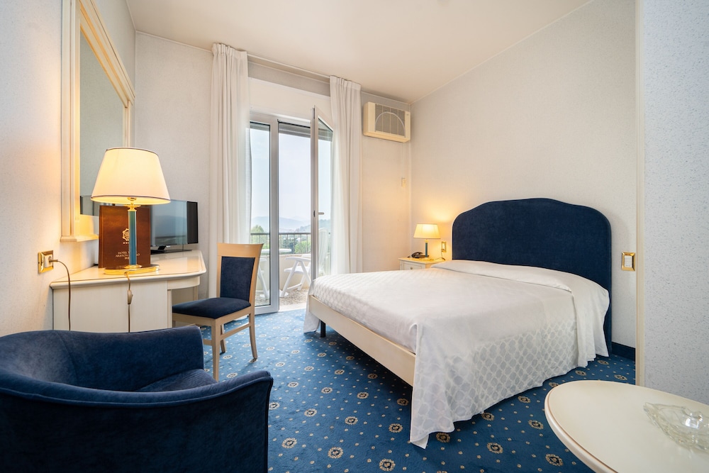 Double Room, Balcony (Elegant) photo 1