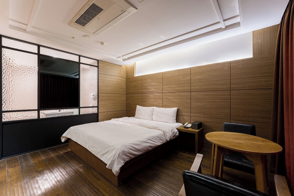 [KTO Giveaway] Standard Double Room photo 2