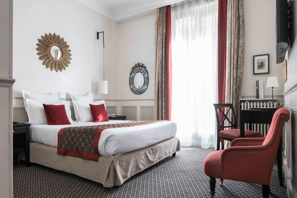 Standard Double room - Complimentary soft minibar, courtesy tray, Chromecast - Snacks, digital press photo 1