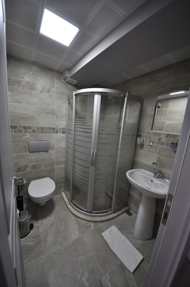 Standard Twin Room - Photo 3