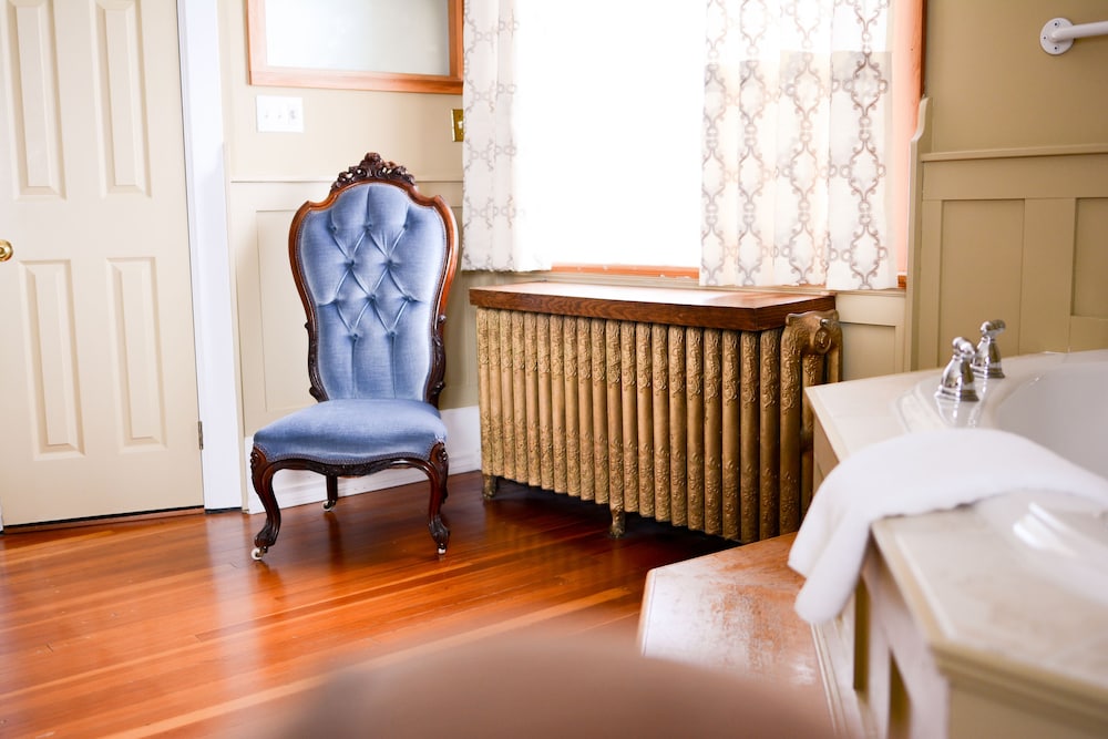 Cambridge - Deluxe Room, 1 Queen Bed