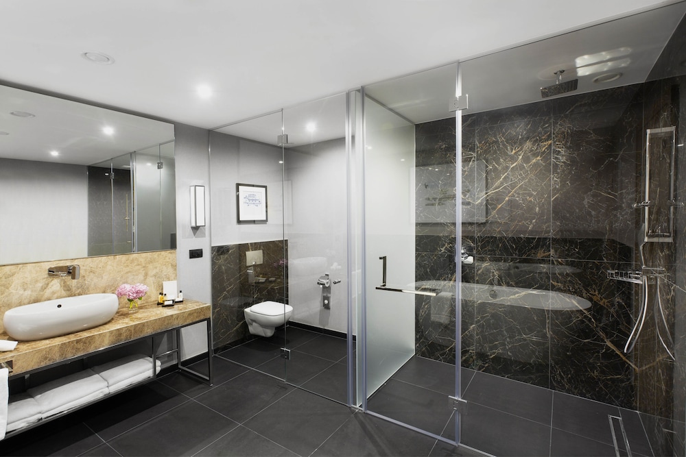Suite, 1 King Bed, Terrace (Cathedral View) - Photo 7