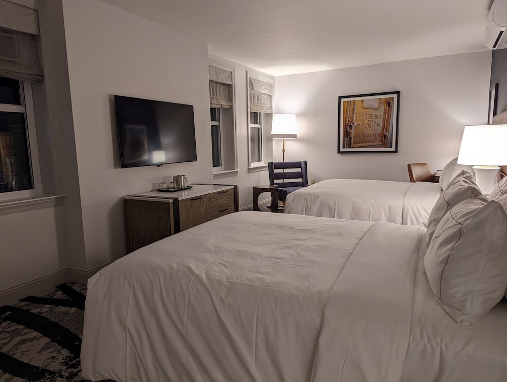 Deluxe Room, 2 Queen Beds, Accessible, Bathtub (Hearing) - Photo 1