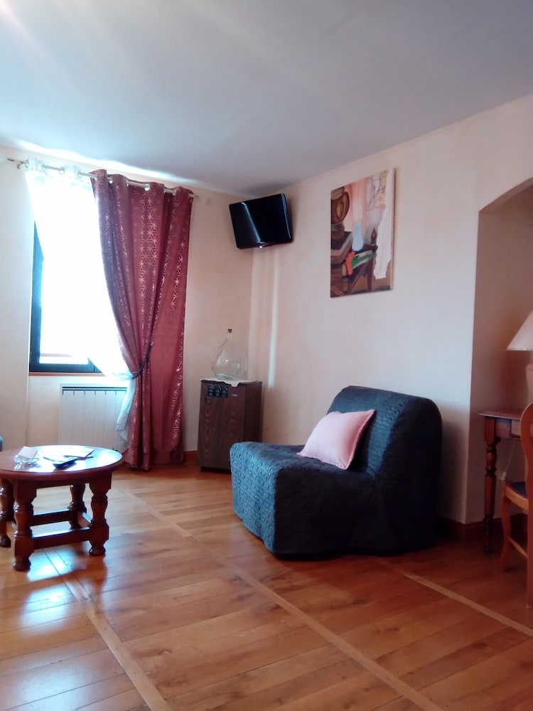 Superior Room (with bath) photo 3