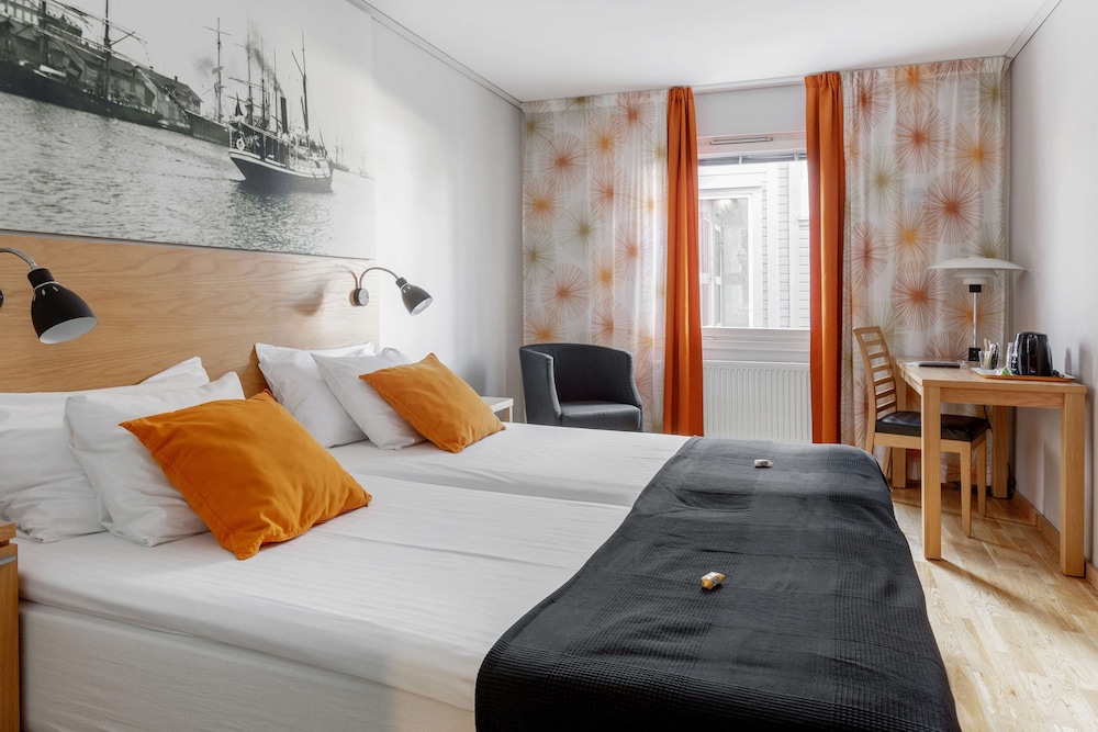 Standard Room, 2 Twin Beds, Non Smoking - Photo 11