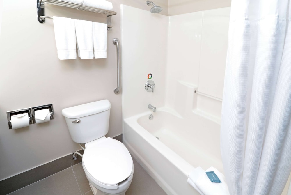 Suite, Multiple Beds, Non Smoking - Photo 11