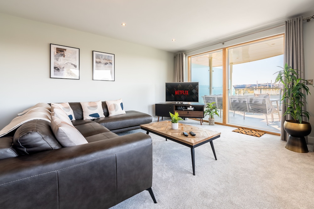 Penthouse, 2 Bedrooms, Park View