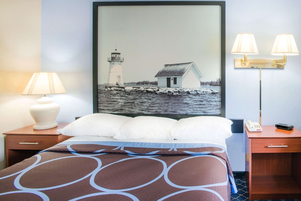 Standard Room, 1 Queen Bed, Microwave - Photo 1