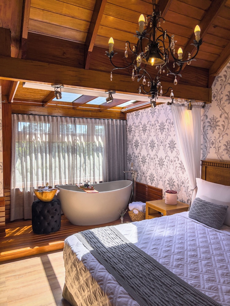 Romantic Suite, 1 Queen Bed thumbnail 5