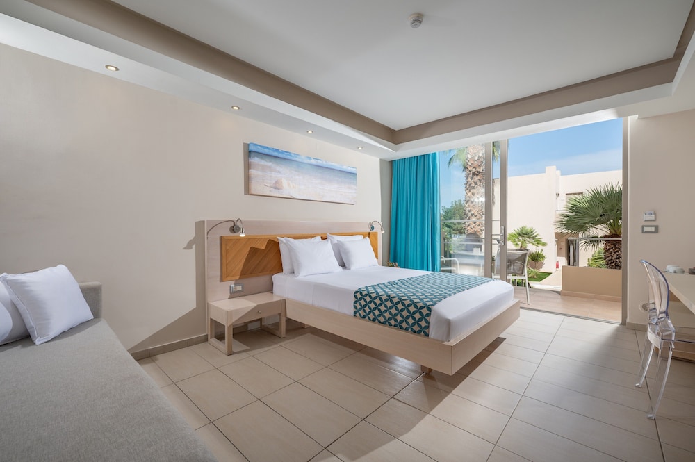 Serenity Double Room with Land View - Photo 1