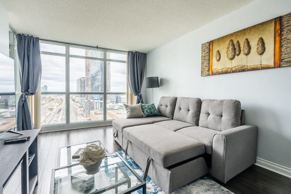 Design Apartment, Multiple Beds, Kitchen, City View - Photo 2