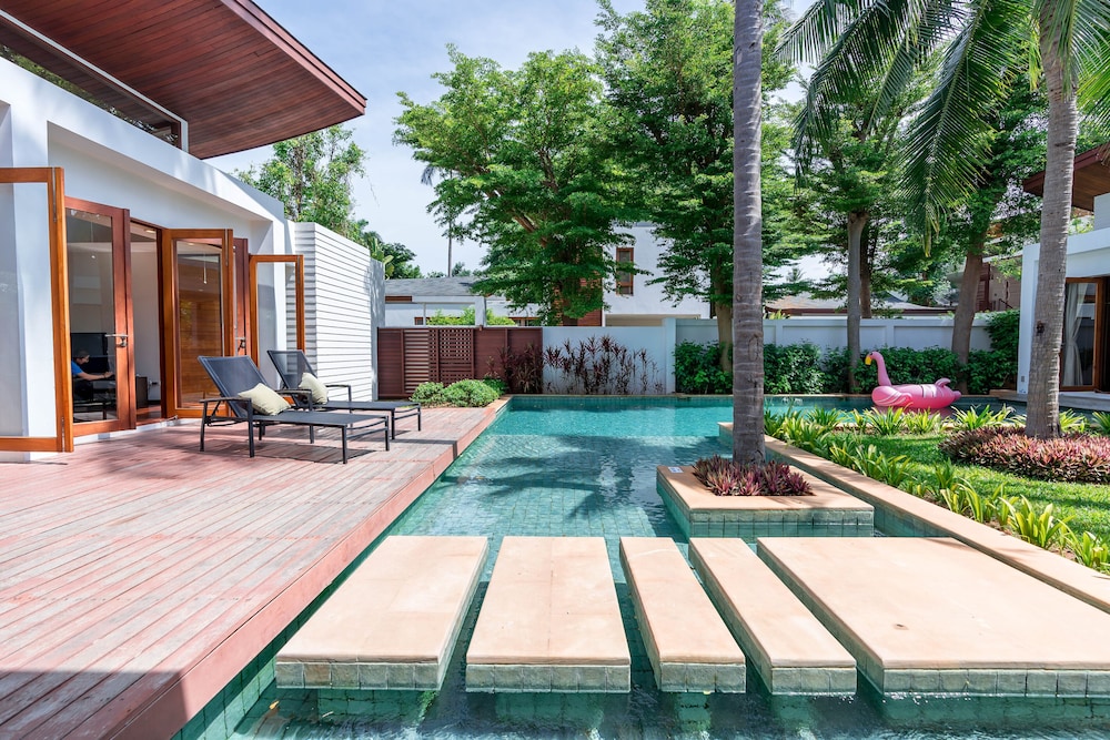 Villa, 4 Bedrooms, Pool View photo 3