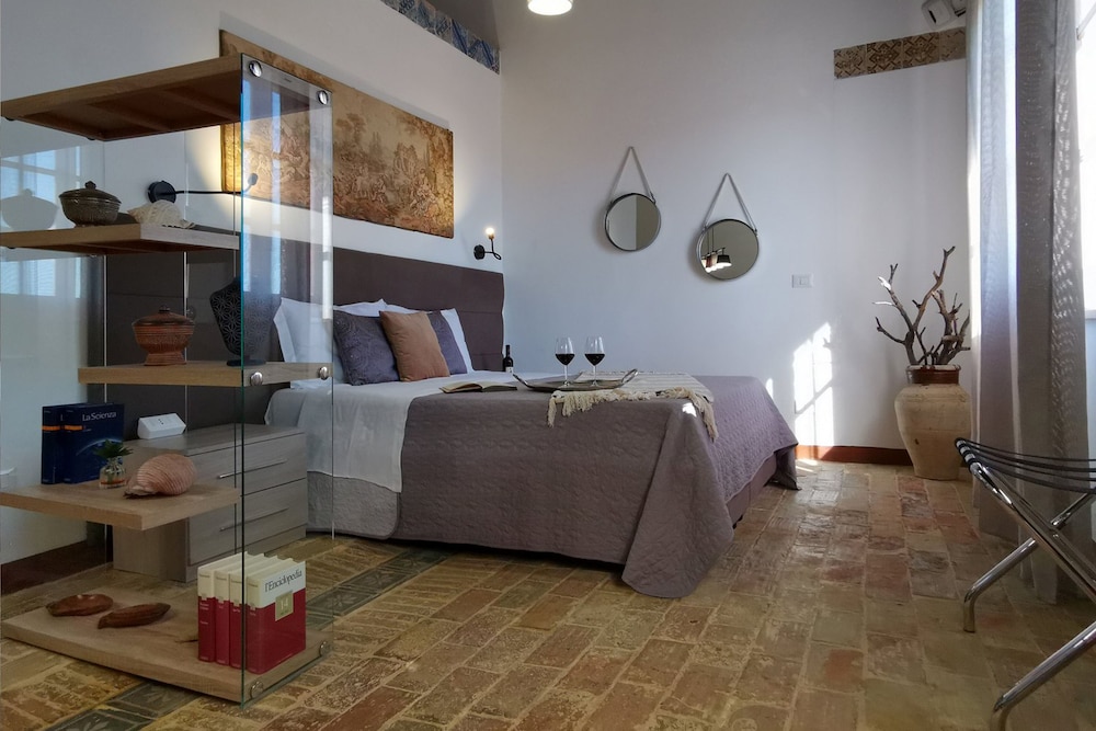 Junior Studio Suite